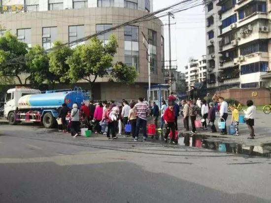 �ɶ��ԁ�ˮ��˾�ؑ�1461�lͣˮͶ�V